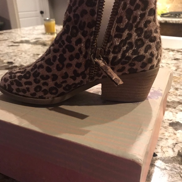 Leopard Booties - Picture 3 of 4